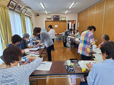 趣味のひろば「花器にもなる小物入れ作り」